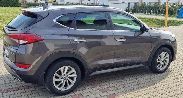 HYUNDAI Tucson -