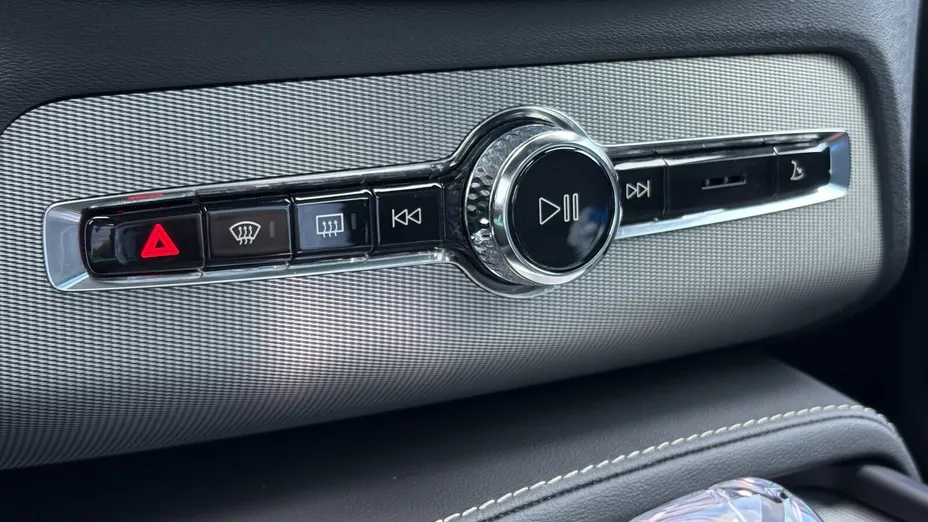 VOLVO XC90 XC90 T8 AWD Plug-In Hybrid Ultra Dark 7os aut