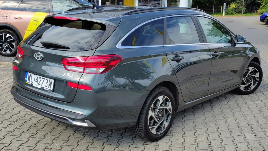 HYUNDAI i30 -