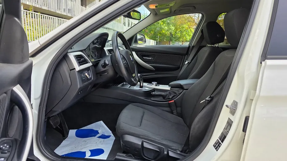 BMW Seria 3 320d xDrive Luxury Line aut