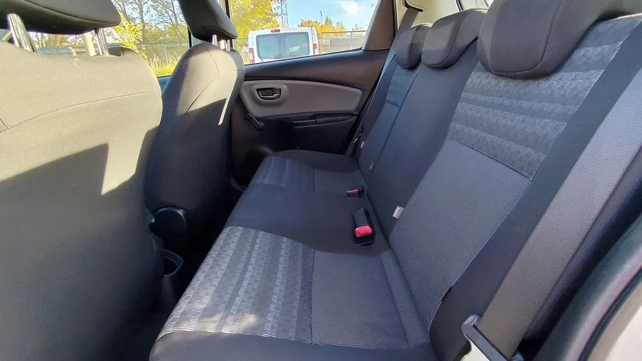 TOYOTA Yaris -