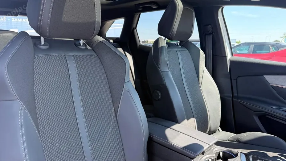 PEUGEOT 3008 -