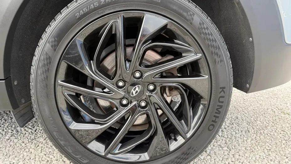 HYUNDAI Tucson -