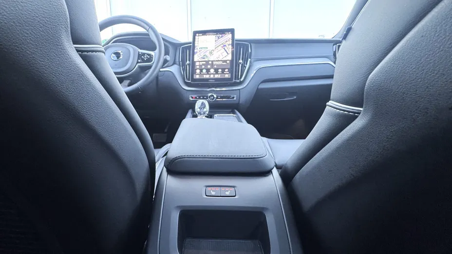 VOLVO XC60 XC60 T8 Plug-In Hybrid AWD Ultra Black Edition aut