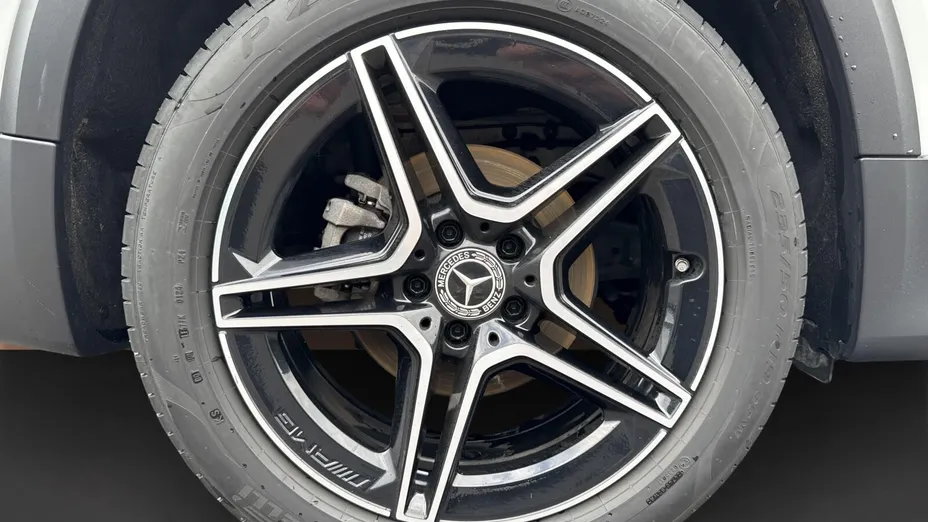 MERCEDES-BENZ GLB GLB 200 d 4-Matic AMG Line 8G-DCT
