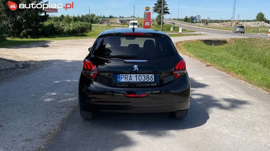 PEUGEOT 208 208 1.2 PureTech Business S&S