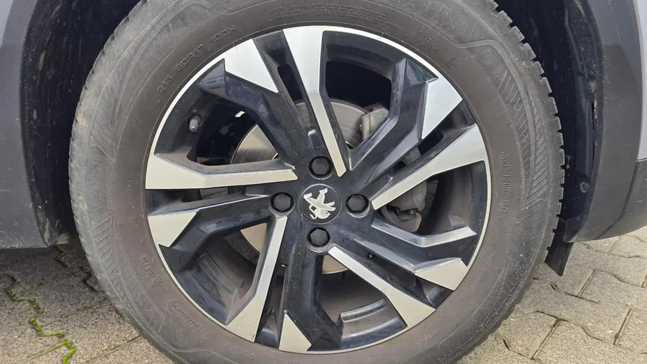 PEUGEOT 2008 2008 1.2 PureTech Allure S&S EAT8