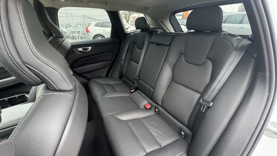 VOLVO XC60 XC60 B5 B AWD Ultra Dark aut