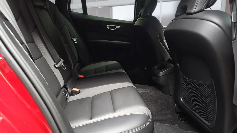 VOLVO V60 V60 CC Plus B5 B AWD aut