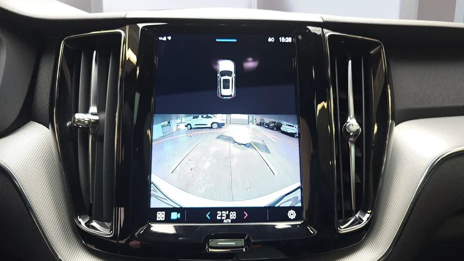 VOLVO XC60 XC60 B4 B R-Design aut