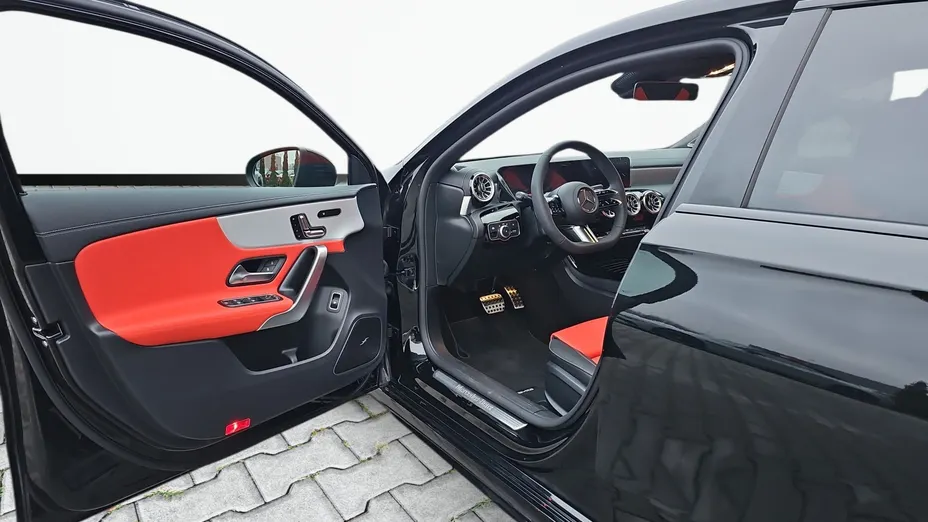 MERCEDES-BENZ A Klasa A 200 AMG Line 7G-DCT