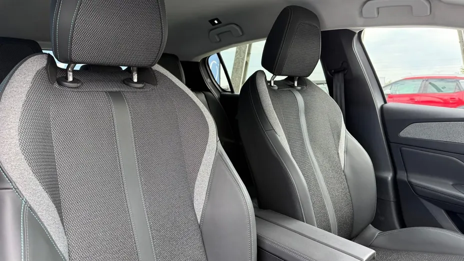 PEUGEOT 308 -