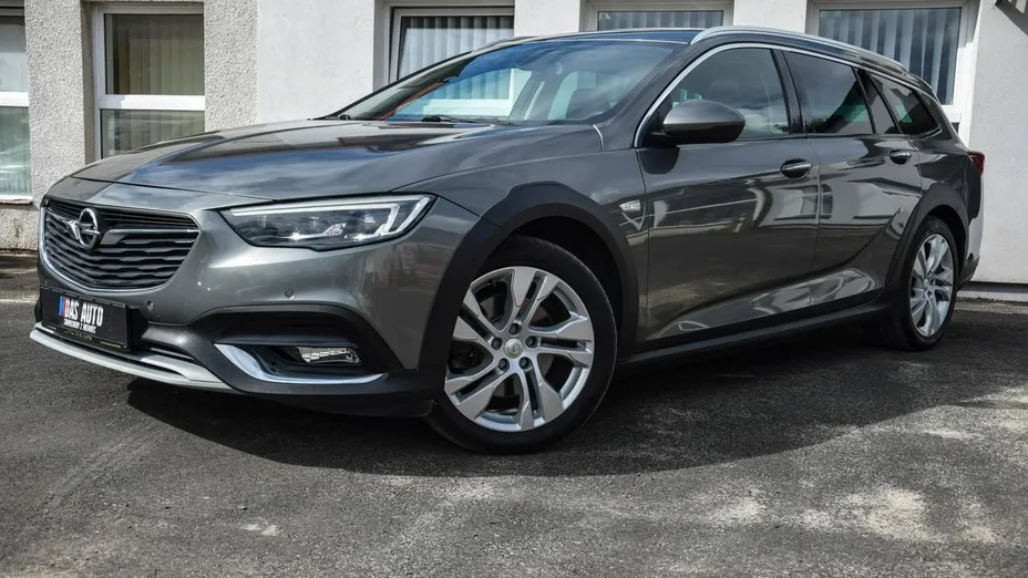 OPEL Insignia -