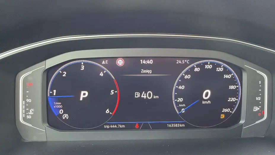 VOLKSWAGEN Passat -