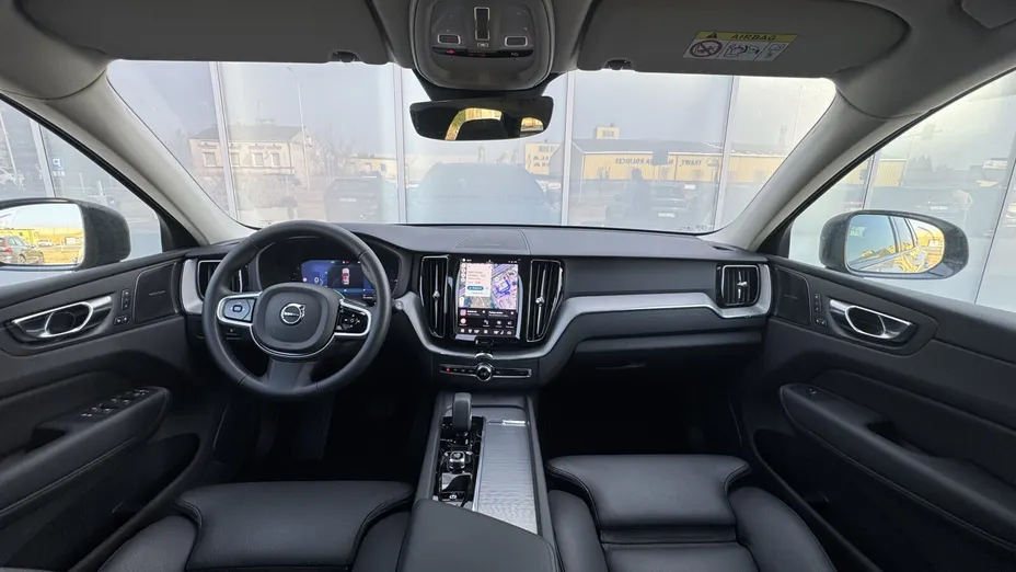 VOLVO XC60 XC60 T6 Plug-In Hybrid AWD Plus Dark aut