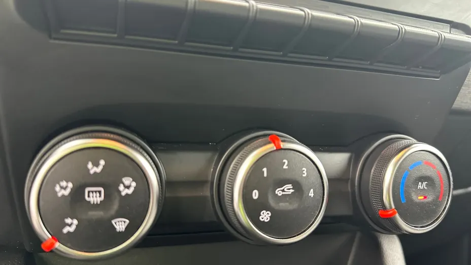 RENAULT Clio -
