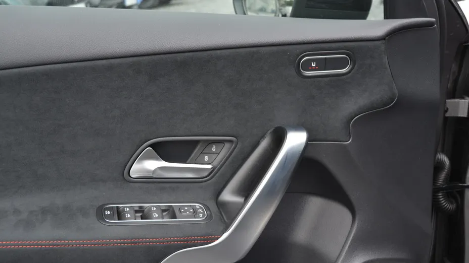 MERCEDES-BENZ A Klasa A 200 AMG Line 7G-DCT