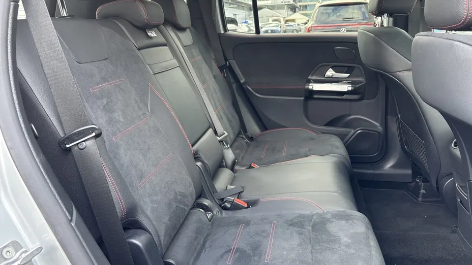 MERCEDES-BENZ GLB GLB 200 d 4-Matic AMG Line 8G-DCT