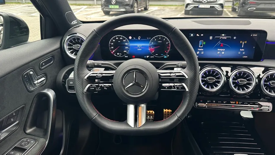 MERCEDES-BENZ A Klasa A 200 7G-DCT