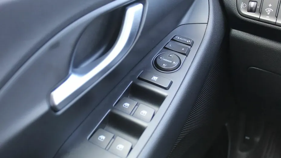 HYUNDAI i30 i30 1.0 T-GDI Smart