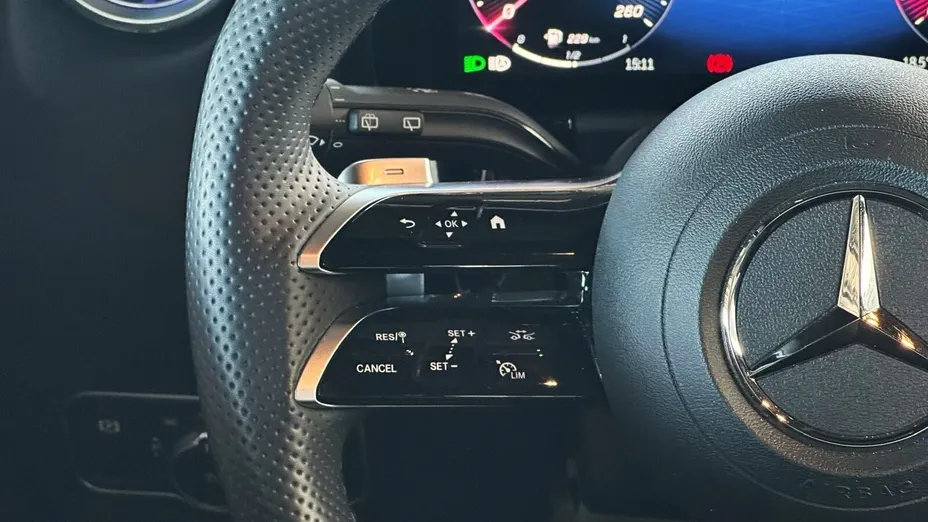 MERCEDES-BENZ GLA GLA 200