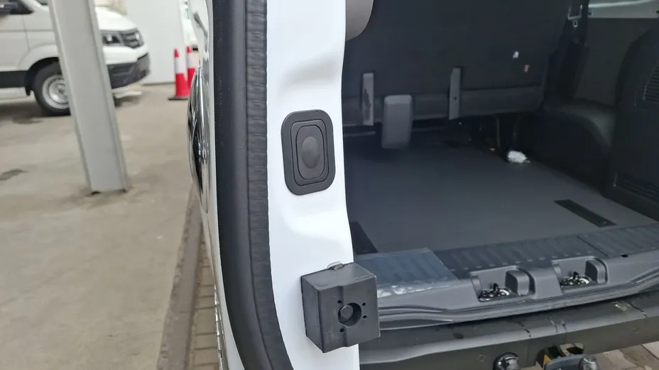 VOLKSWAGEN Transporter Transporter Kombi TDI L2H1 M1 Nowy
