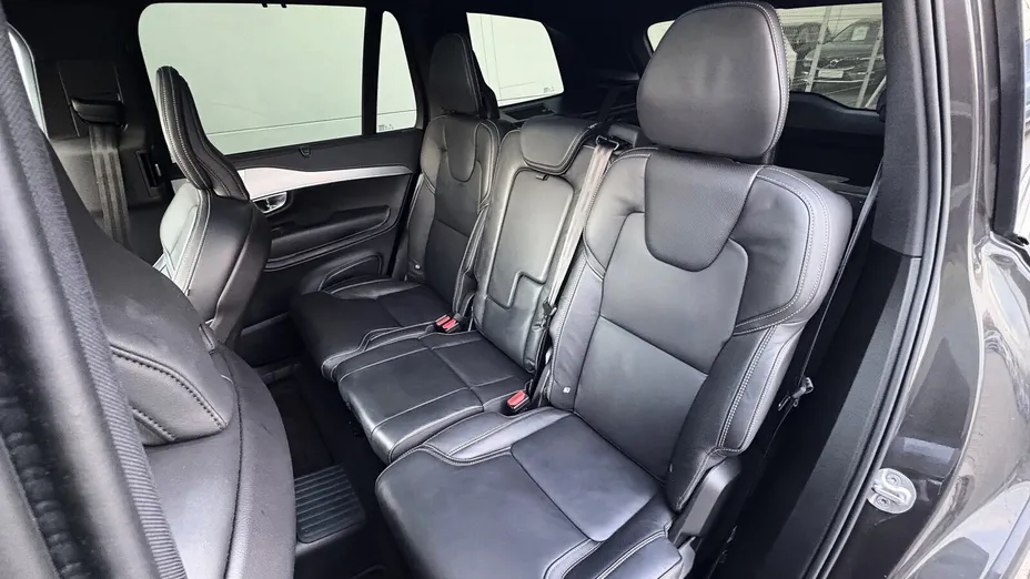 VOLVO XC90 XC90 T8 AWD Plug-In Hybrid Ultra Dark 7os aut