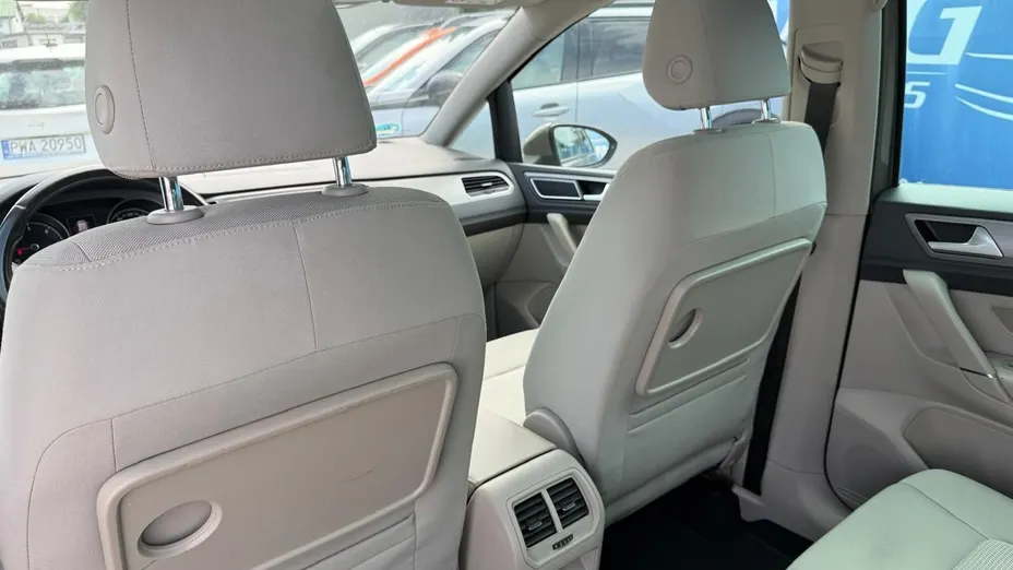 VOLKSWAGEN Golf Sportsvan -