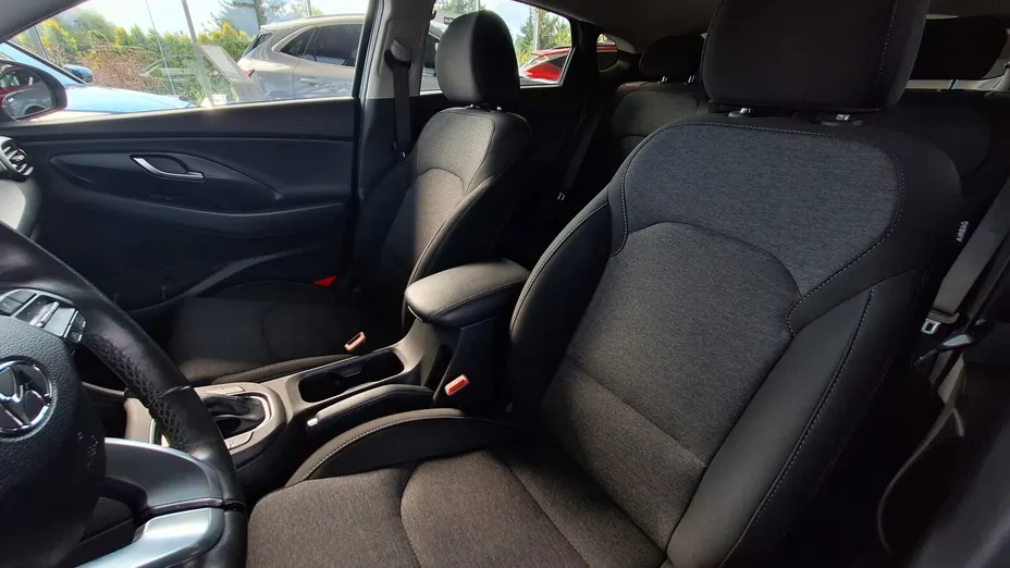 HYUNDAI i30 i30 Fastback 1.5 T-GDI 48V Smart DCT