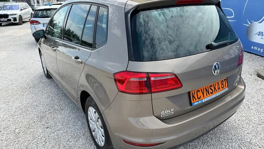 VOLKSWAGEN Golf Sportsvan -