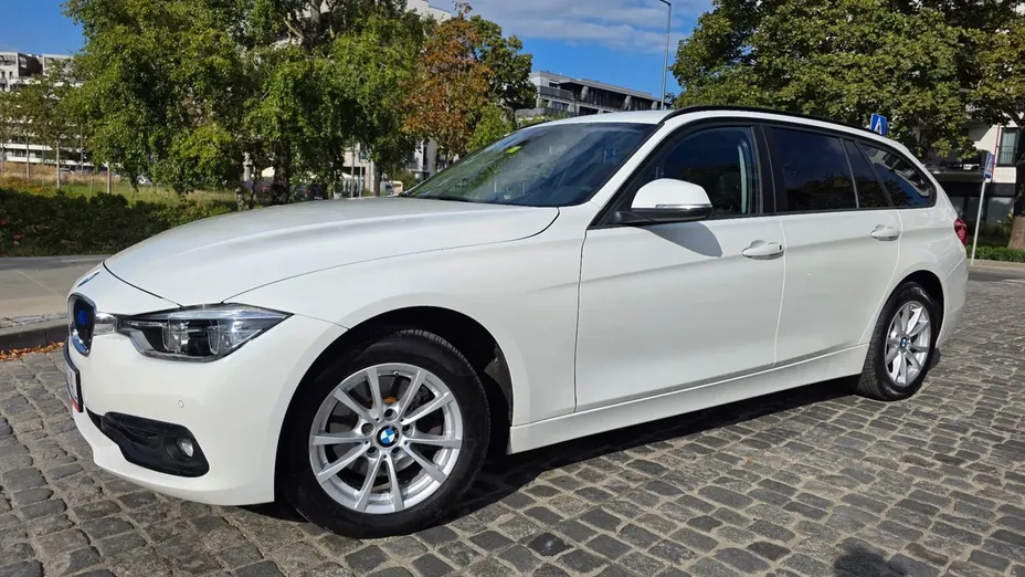 BMW Seria 3 320d xDrive Luxury Line aut