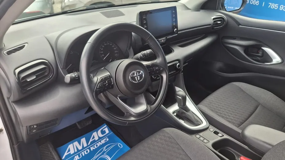 TOYOTA Yaris -
