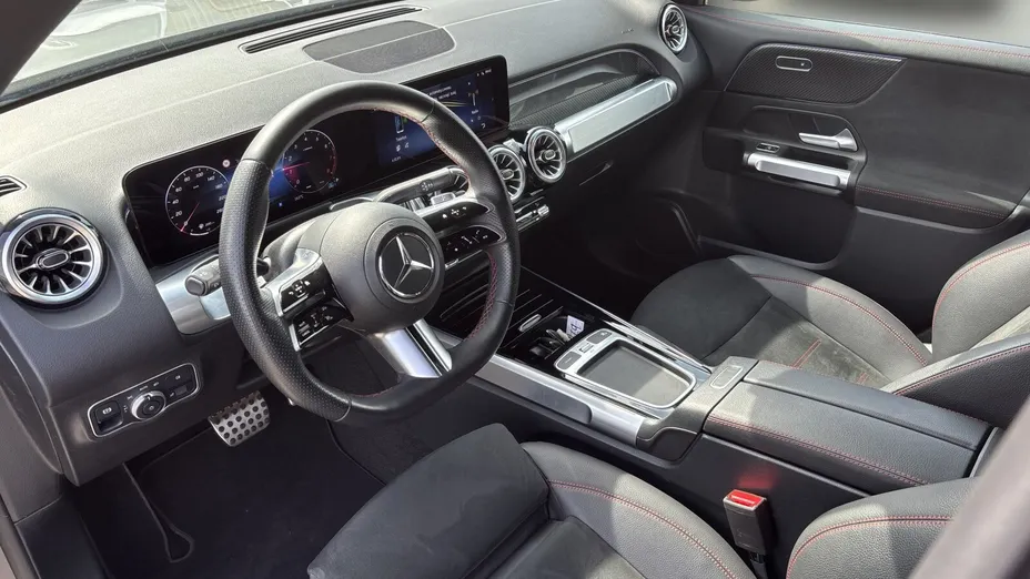 MERCEDES-BENZ GLB GLB 200 mHEV AMG Line 7G-DCT