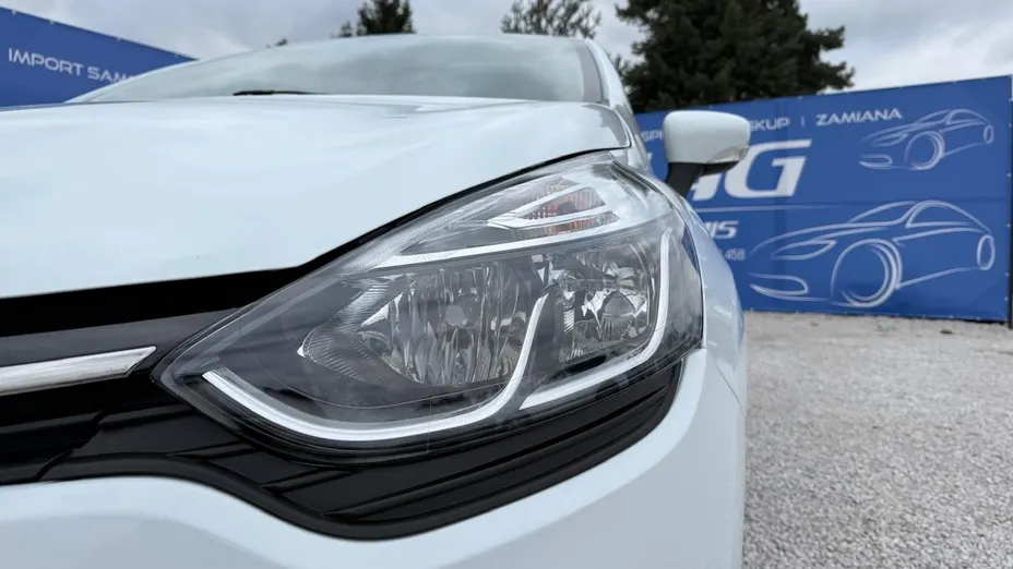 RENAULT Clio -