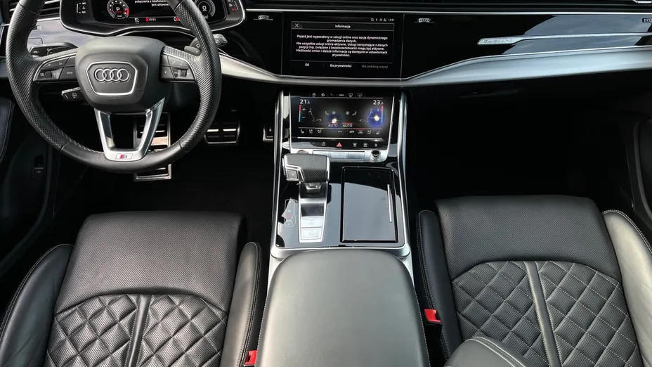 AUDI SQ8 -