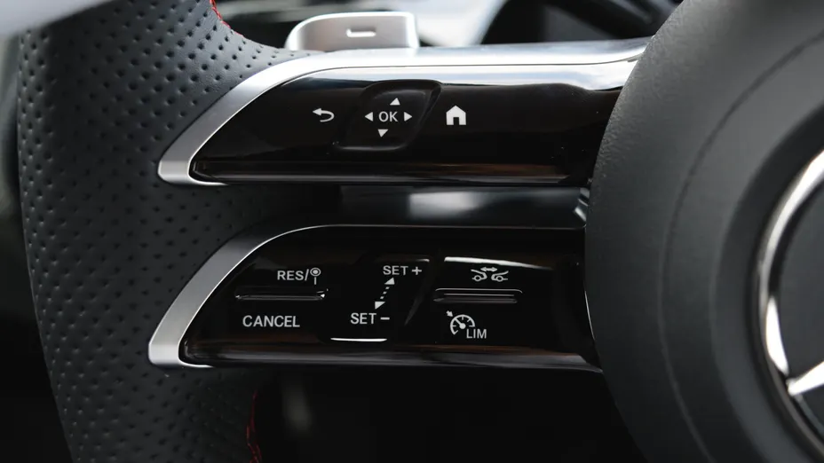 MERCEDES-BENZ A Klasa A 200 AMG Line 7G-DCT