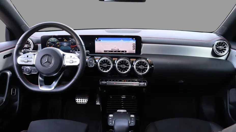 MERCEDES-BENZ CLA CLA 200 AMG Line 7G-DCT