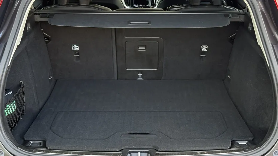 VOLVO V60 V60 T6 AWD Plug-In Hybrid Plus Dark aut