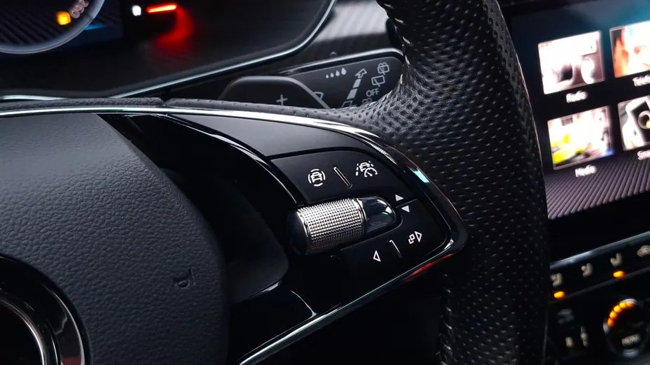 SKODA Superb Superb 2.0 TDI SCR Sportline DSG