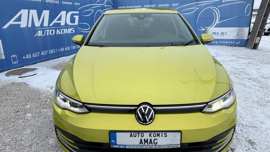 VOLKSWAGEN Golf -