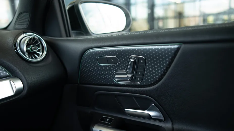 MERCEDES-BENZ GLB GLB 200 mHEV Progressive 7G-DCT