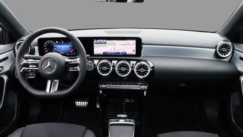 MERCEDES-BENZ A Klasa A 220 4-Matic AMG Line 8G-DCT