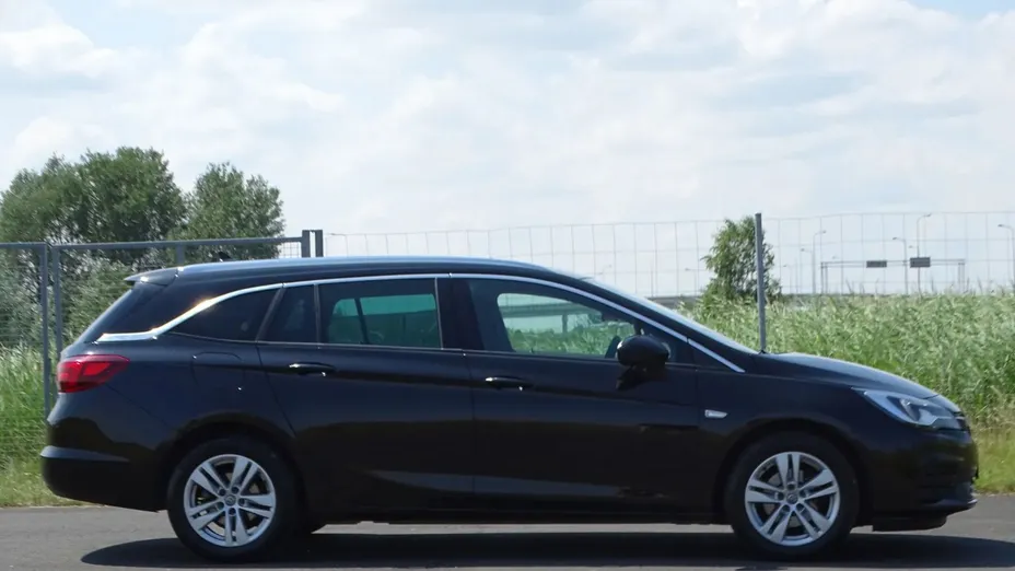 OPEL Astra Astra III 1.9 CDTI Cosmo aut