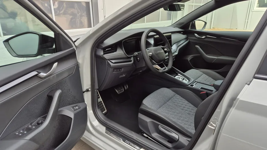 SKODA Octavia Octavia 2.0 TDI Sportline DSG Nowy