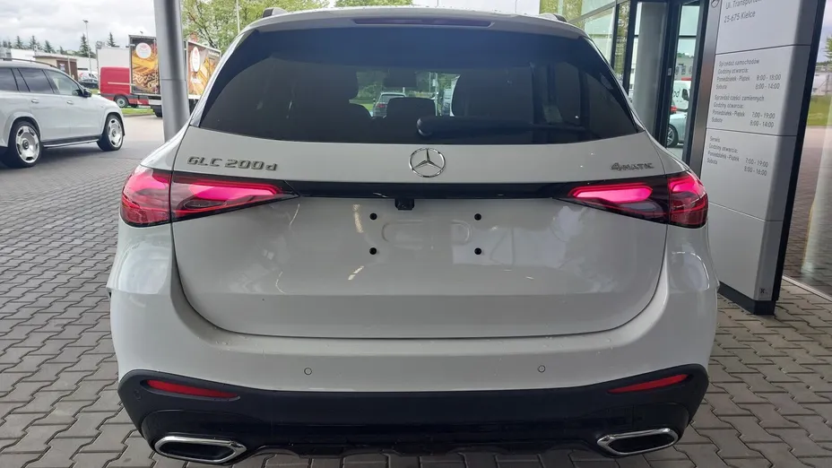 MERCEDES-BENZ GLC -