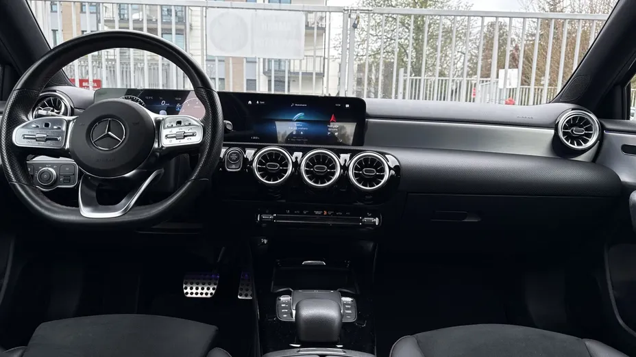 MERCEDES-BENZ A Klasa A 200 AMG Line 7G-DCT