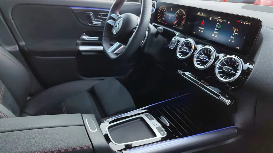 MERCEDES-BENZ GLA GLA 200 mHEV AMG Line 7G-DCT