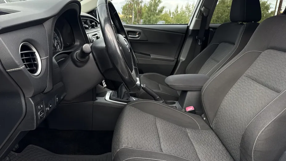 TOYOTA Auris Auris 2.0 D-4D Dynamic
