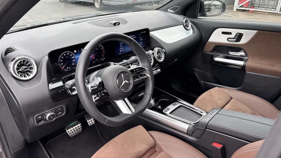 MERCEDES-BENZ GLA GLA 200 mHEV AMG Line 7G-DCT