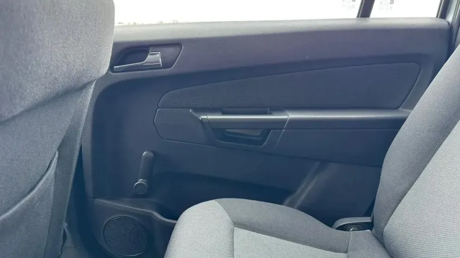 OPEL Zafira -